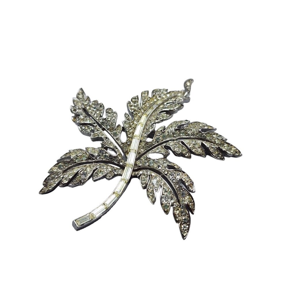 Vintage Signed Crown Trifari Rhinestone Pave Leaf Brooch (A1479)